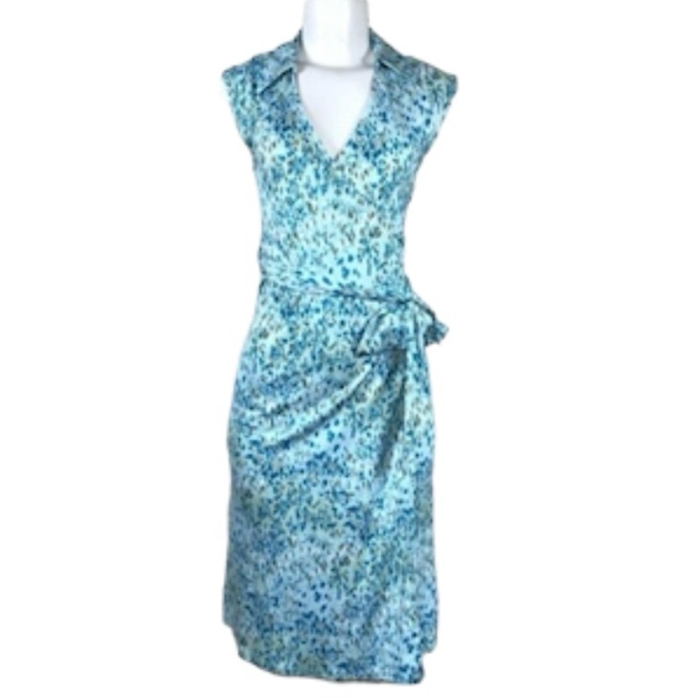 Guess Wrap Dress Size Small Sleeveless V Neck
100% Silk Blue Office Siren Career